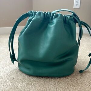 madewell The Piazza Bucket Bag green